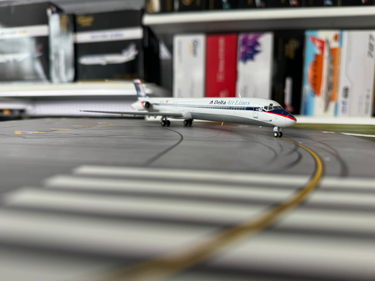 Delta Airlines McDolland Douglas MD-88 interim livery N925DL Gemini Jets G2DAL962