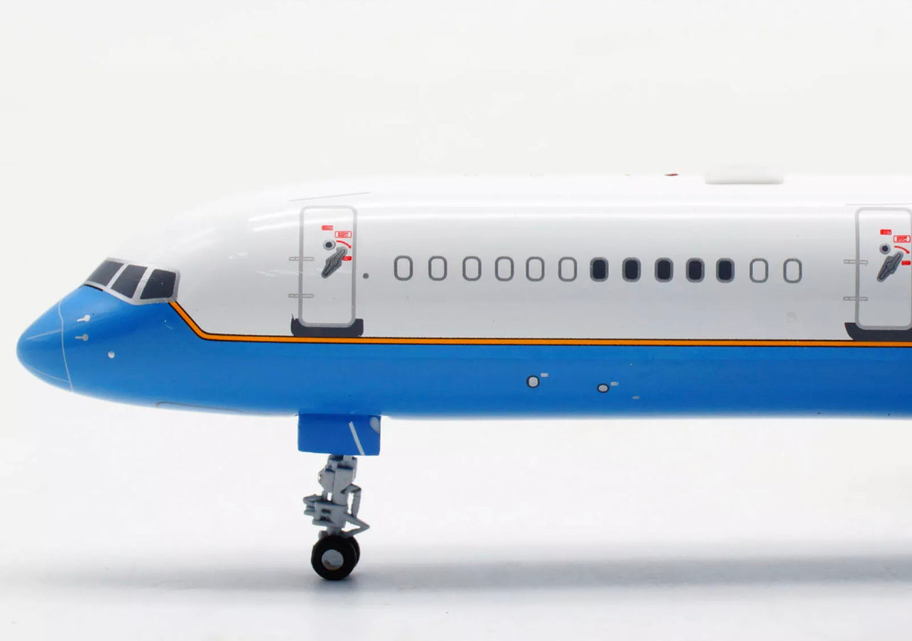 NFLIGHT 1:200 USA AIR FORCE BOEING 757-200 IFC32USA01 – Flyman Models