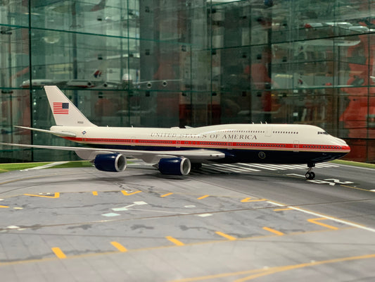 USAF Air Force One Boeing 747-8i Trump's proposed livery 30000 Livery G2AFO898 Gemini Scale 1:200